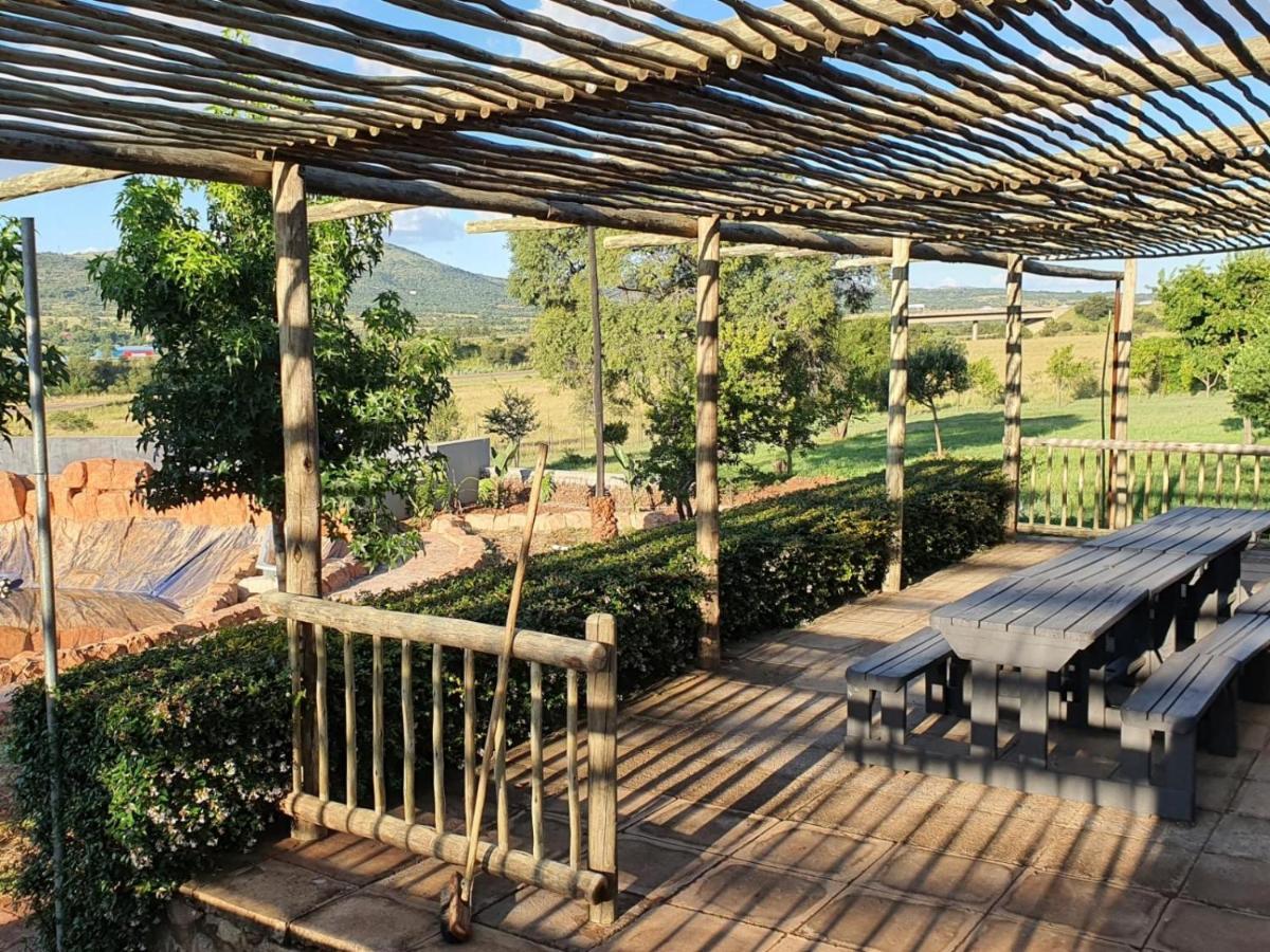 Koi Inn Hartbeespoort Esterno foto