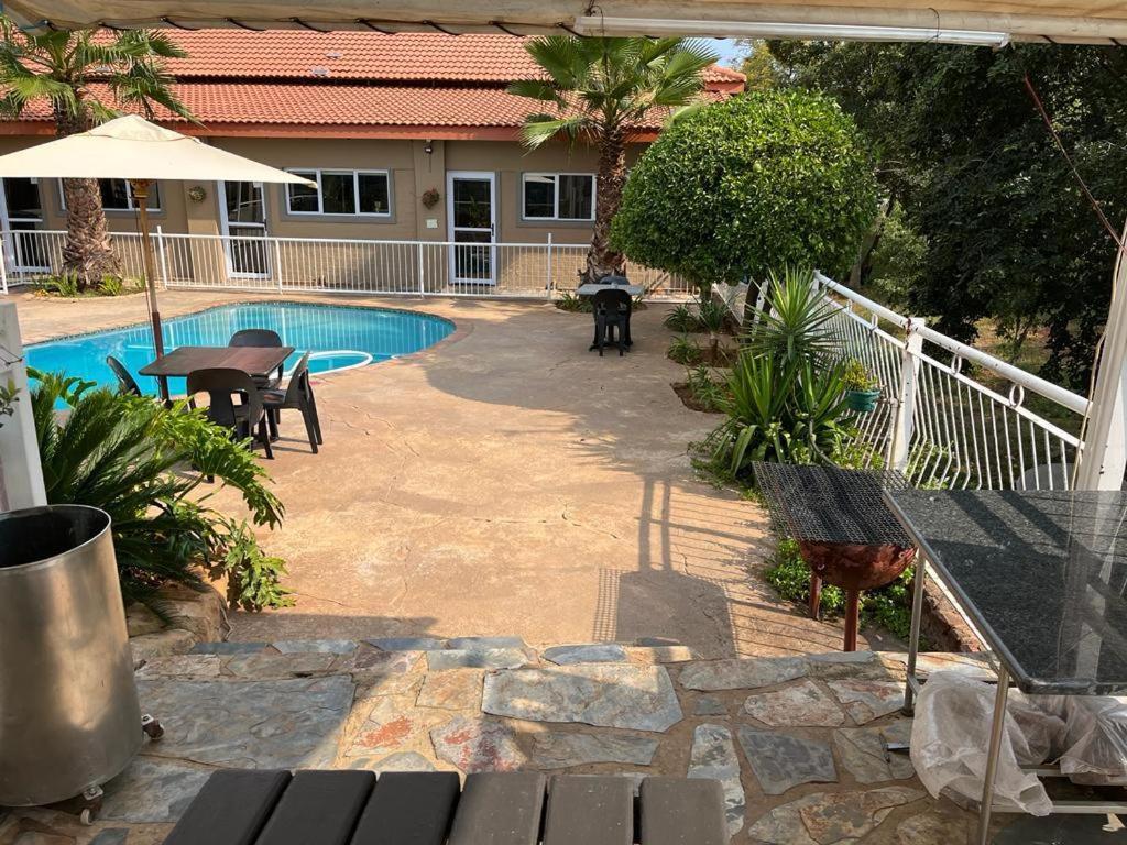 Koi Inn Hartbeespoort Esterno foto