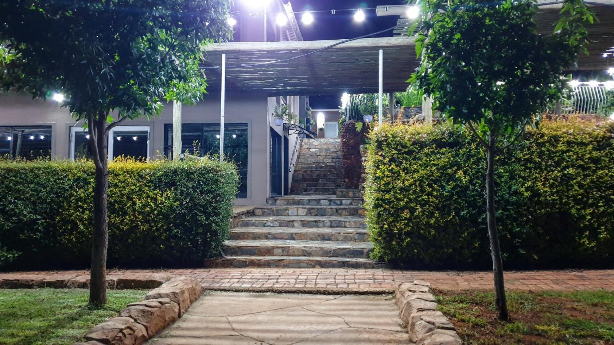 Koi Inn Hartbeespoort Esterno foto
